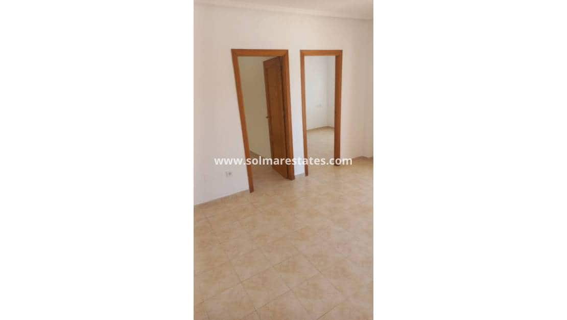 Apartamento de 2 habitaciones en La Zenia en venta con piscina - 169.950 € (Ref: 9872515)