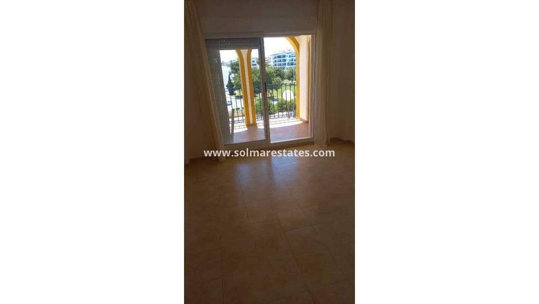 Apartamento de 2 habitaciones en La Zenia en venta con piscina - 169.950 € (Ref: 9872515)