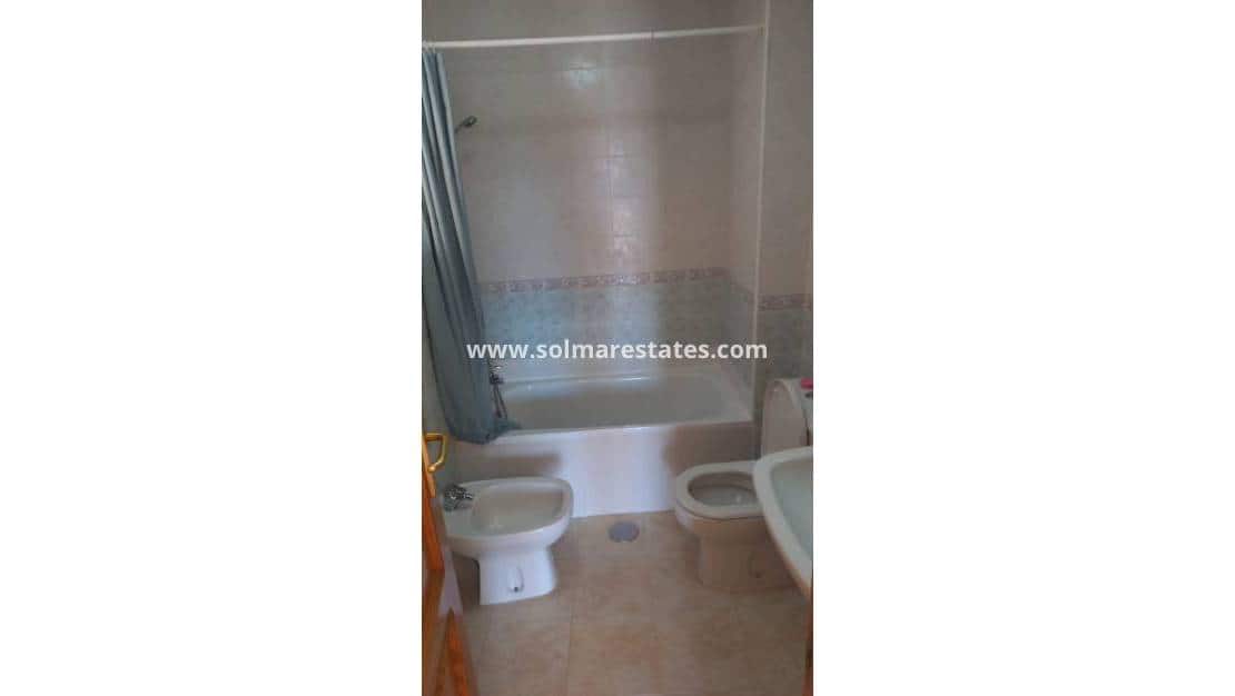 Apartamento de 2 habitaciones en La Zenia en venta con piscina - 169.950 € (Ref: 9872515)