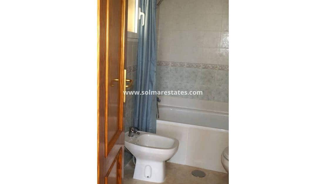 Apartamento de 2 habitaciones en La Zenia en venta con piscina - 169.950 € (Ref: 9872515)