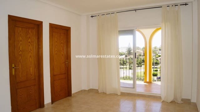 Apartamento de 2 habitaciones en La Zenia, Orihuela en venta con piscina - 169.950 € (Ref: 9872515)