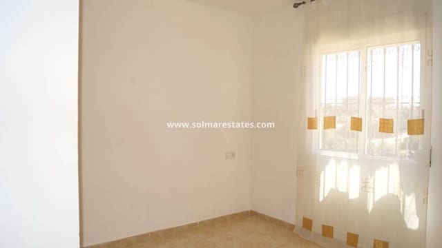 Apartamento de 2 habitaciones en La Zenia, Orihuela en venta con piscina - 169.950 € (Ref: 9872515)