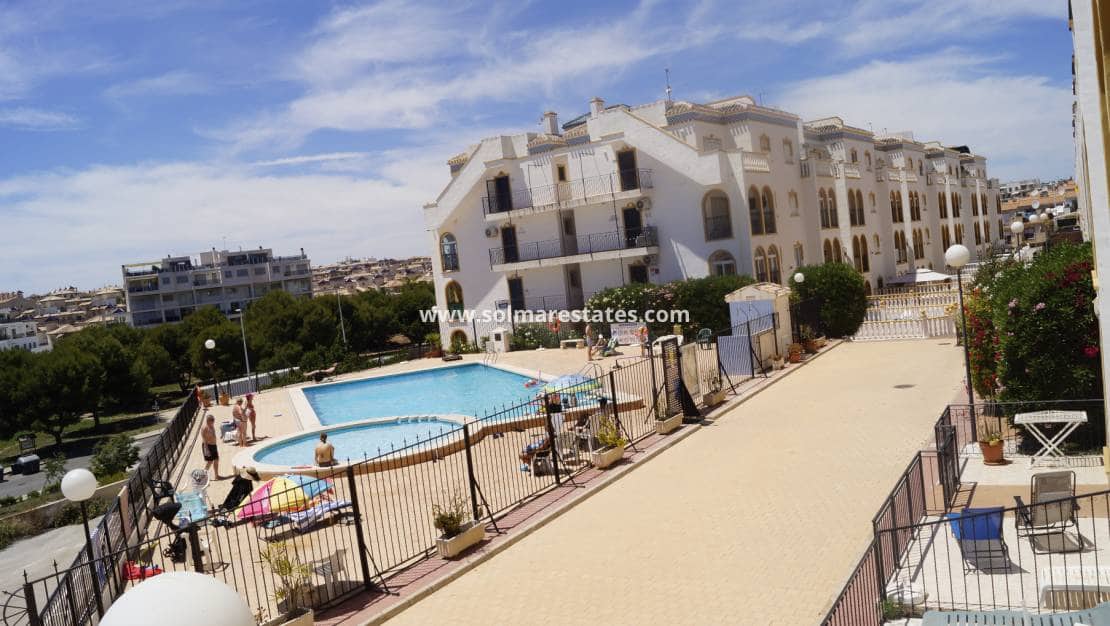Apartamento de 2 habitaciones en La Zenia en venta con piscina - 169.950 € (Ref: 9872515)