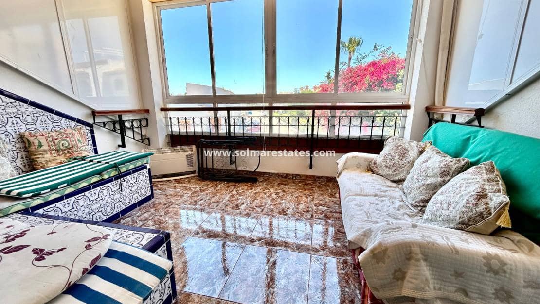 3 slaapkamer Huis te koop in La Zenia met zwembad - € 250.000 (Ref: 9874179)