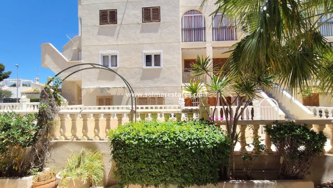 3 slaapkamer Huis te koop in La Zenia met zwembad - € 250.000 (Ref: 9874179)