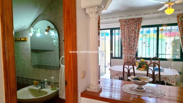 3 slaapkamer Huis te koop in La Zenia, Orihuela met zwembad - € 250.000 (Ref: 9874179)