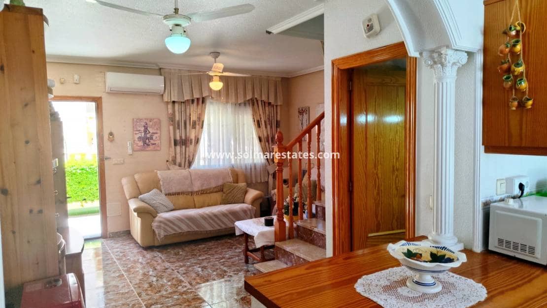 3 slaapkamer Huis te koop in La Zenia met zwembad - € 250.000 (Ref: 9874179)