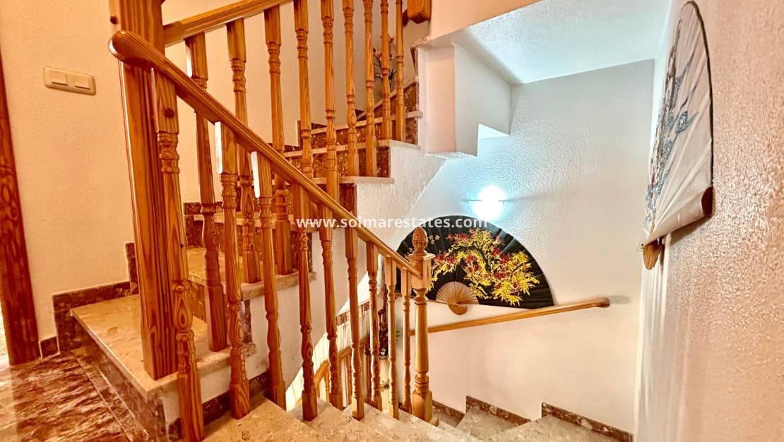 3 slaapkamer Huis te koop in La Zenia met zwembad - € 250.000 (Ref: 9874179)