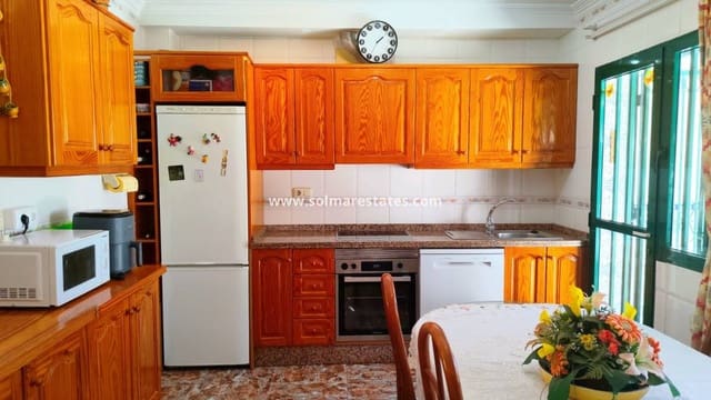 3 slaapkamer Huis te koop in La Zenia, Orihuela met zwembad - € 250.000 (Ref: 9874179)