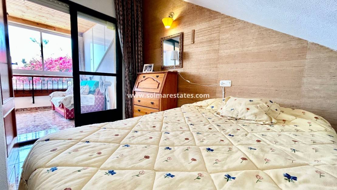 3 slaapkamer Huis te koop in La Zenia met zwembad - € 250.000 (Ref: 9874179)