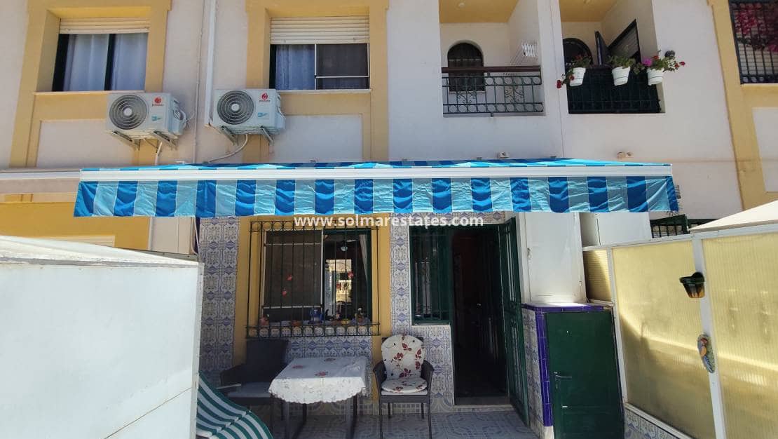 3 slaapkamer Huis te koop in La Zenia met zwembad - € 250.000 (Ref: 9874179)