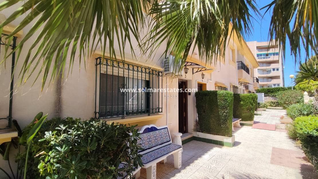 3 slaapkamer Huis te koop in La Zenia met zwembad - € 250.000 (Ref: 9874179)