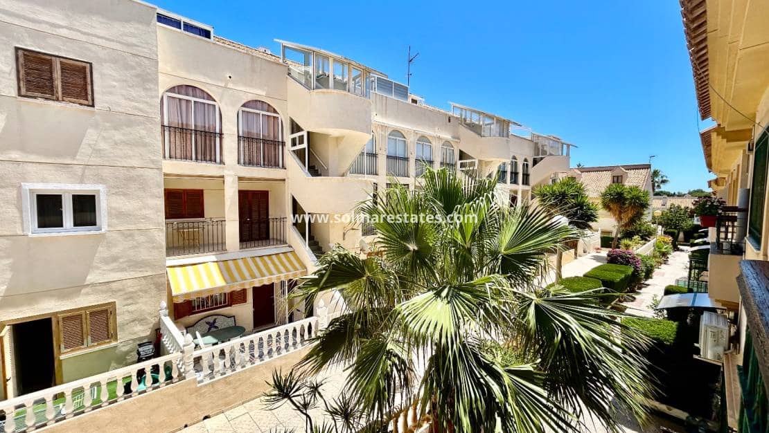 3 slaapkamer Huis te koop in La Zenia met zwembad - € 250.000 (Ref: 9874179)