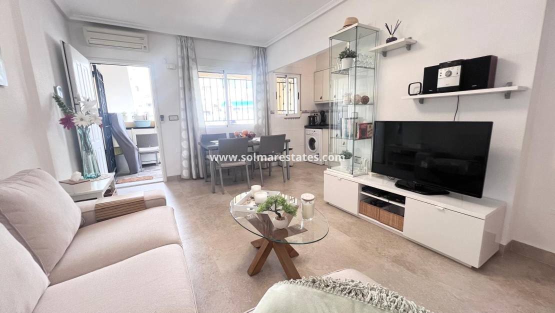 2 makuuhuone Huoneisto myytävänä paikassa Los Altos mukana uima-altaan - 169 000 € (Ref: 9876709)