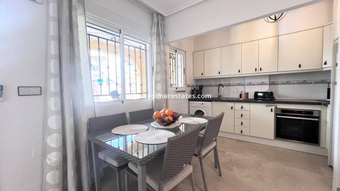 2 makuuhuone Huoneisto myytävänä paikassa Los Altos mukana uima-altaan - 169 000 € (Ref: 9876709)