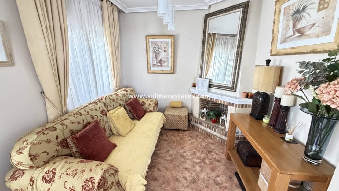 2 bedroom Semi-detached Villa for sale in La Zenia with pool - € 269,000 (Ref: 9876838)