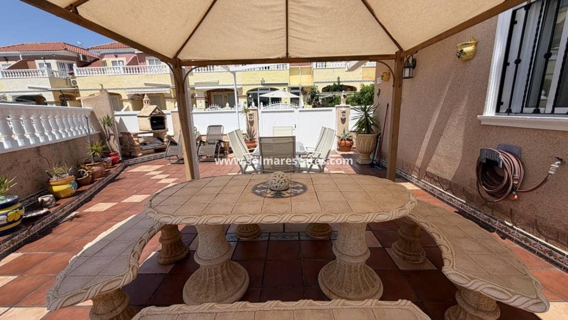 2 bedroom Semi-detached Villa for sale in La Zenia with pool - € 269,000 (Ref: 9876838)
