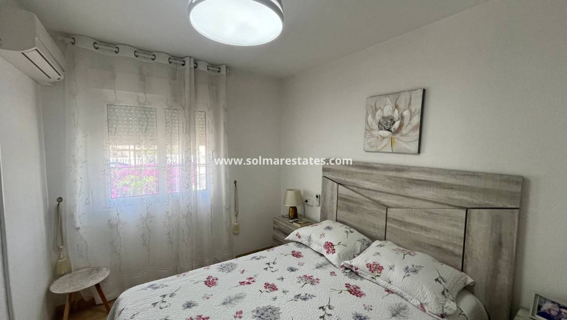3 slaapkamer Huis te koop in Playa Flamenca met zwembad - € 259.995 (Ref: 9877441)