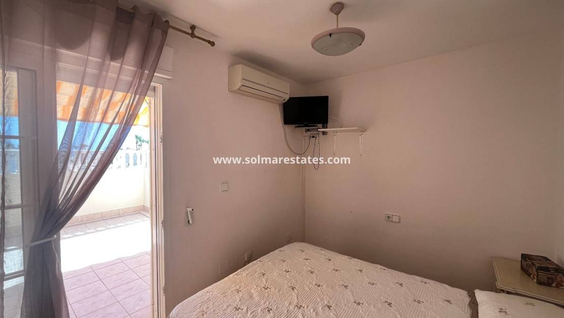 3 slaapkamer Huis te koop in Playa Flamenca met zwembad - € 259.995 (Ref: 9877441)