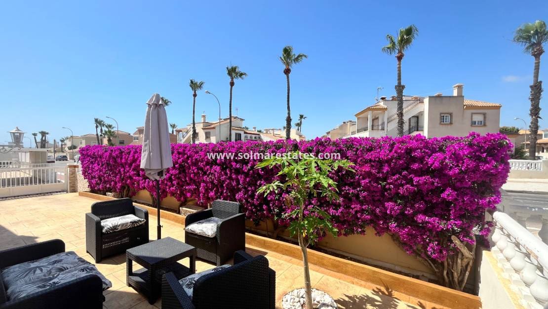3 slaapkamer Huis te koop in Playa Flamenca met zwembad - € 259.995 (Ref: 9877441)