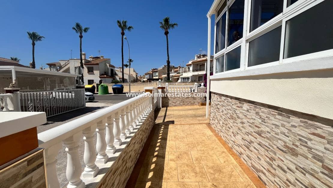 3 slaapkamer Huis te koop in Playa Flamenca met zwembad - € 259.995 (Ref: 9877441)