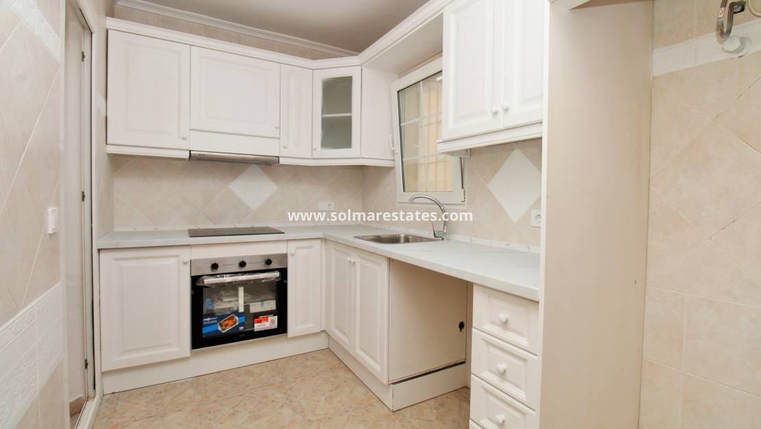 2 sypialnia Dom na sprzedaż w Playa Flamenca z basenem - 215 000 € (Ref: 9879874)