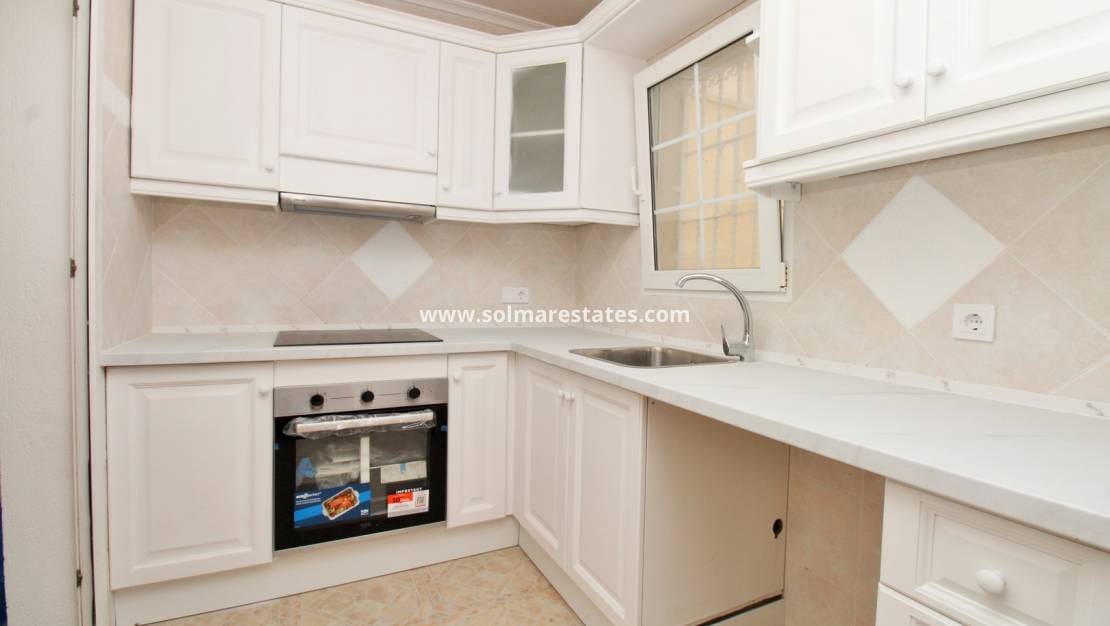 2 sypialnia Dom na sprzedaż w Playa Flamenca z basenem - 215 000 € (Ref: 9879874)