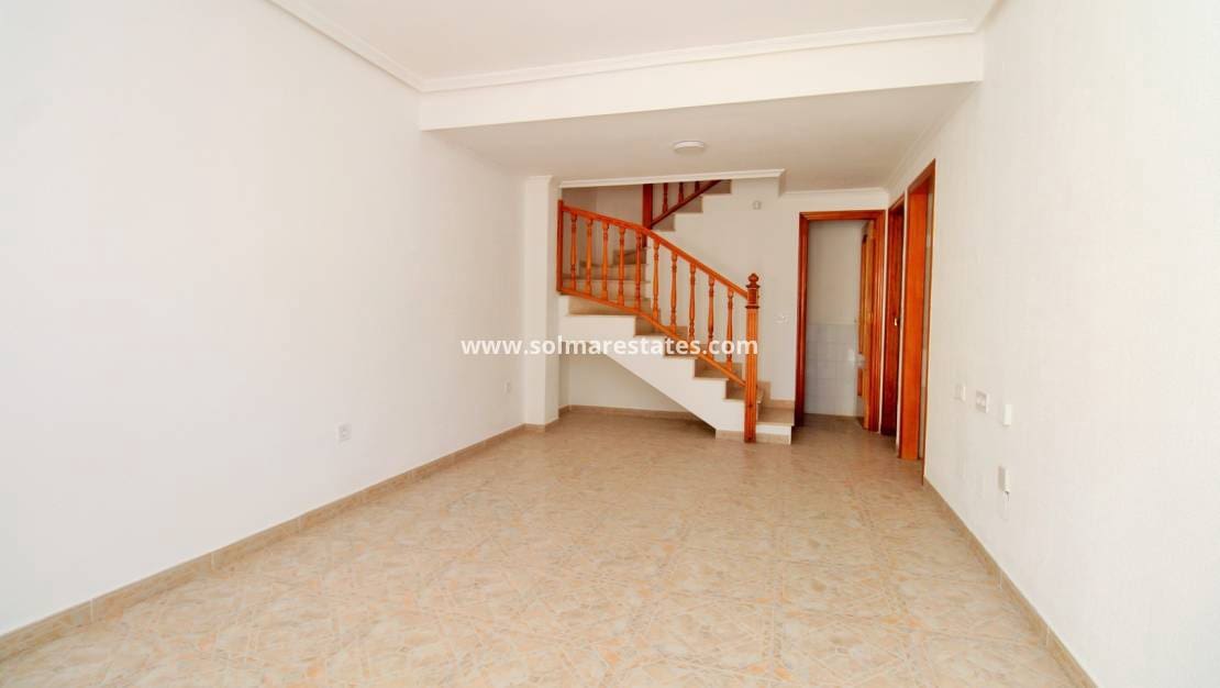 2 sypialnia Dom na sprzedaż w Playa Flamenca z basenem - 215 000 € (Ref: 9879874)