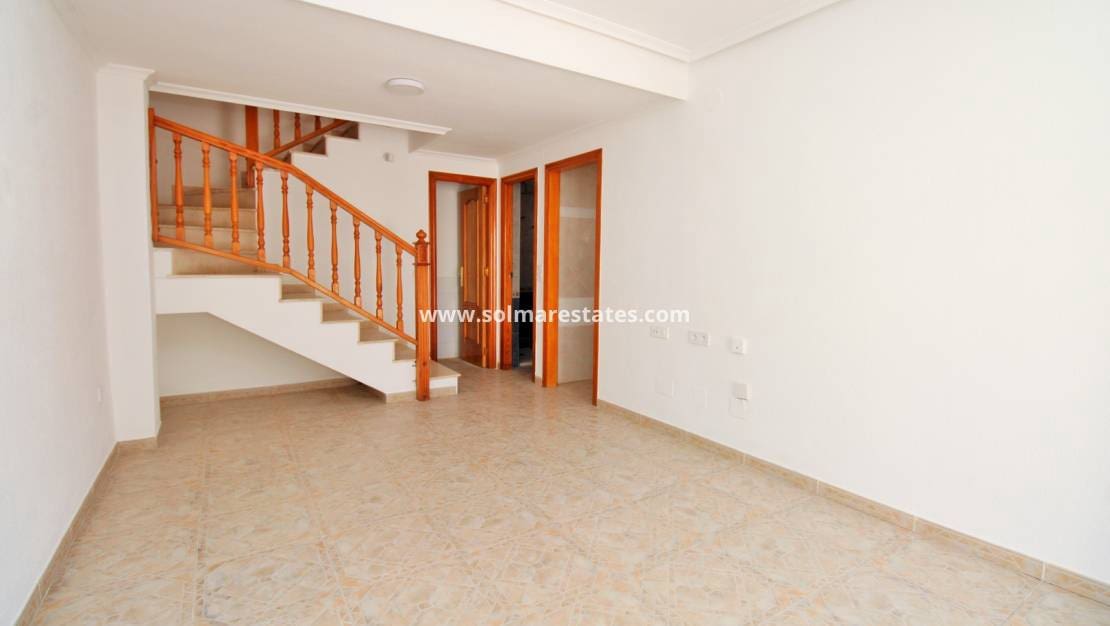 2 sypialnia Dom na sprzedaż w Playa Flamenca z basenem - 215 000 € (Ref: 9879874)