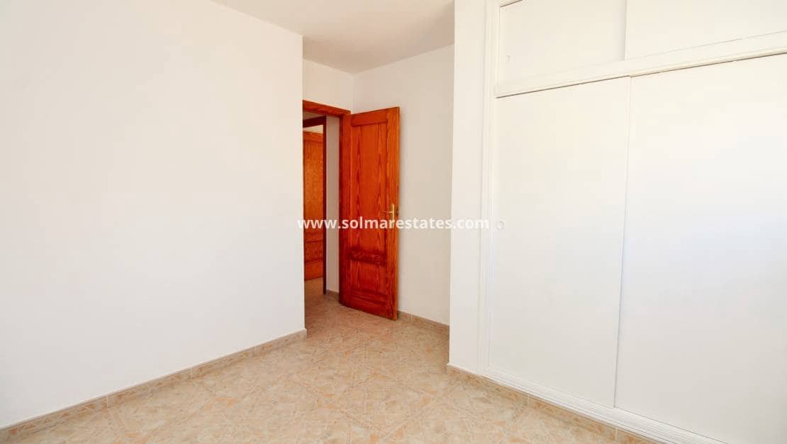 2 sypialnia Dom na sprzedaż w Playa Flamenca z basenem - 215 000 € (Ref: 9879874)
