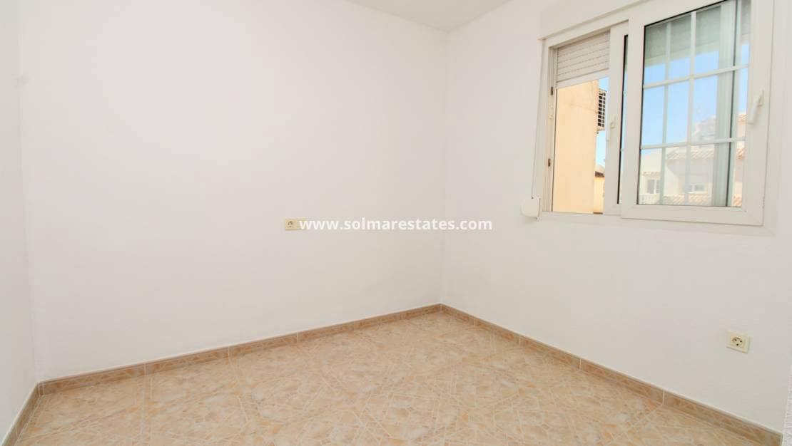 2 sypialnia Dom na sprzedaż w Playa Flamenca z basenem - 215 000 € (Ref: 9879874)