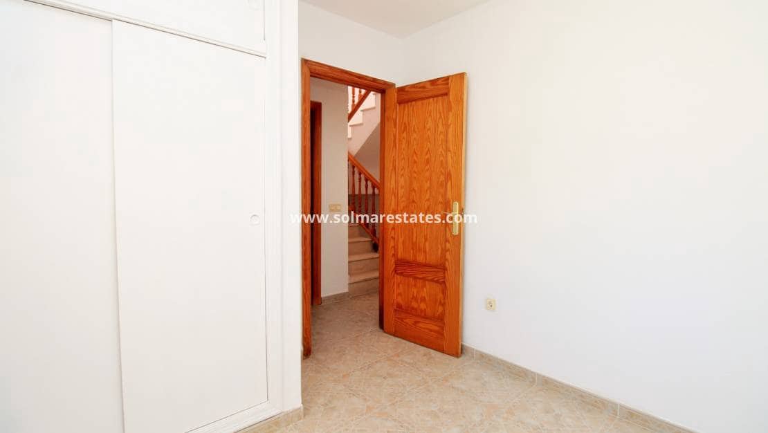 2 sypialnia Dom na sprzedaż w Playa Flamenca z basenem - 215 000 € (Ref: 9879874)