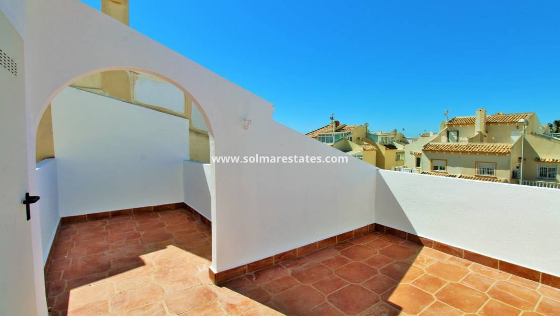 2 sypialnia Dom na sprzedaż w Playa Flamenca z basenem - 215 000 € (Ref: 9879874)