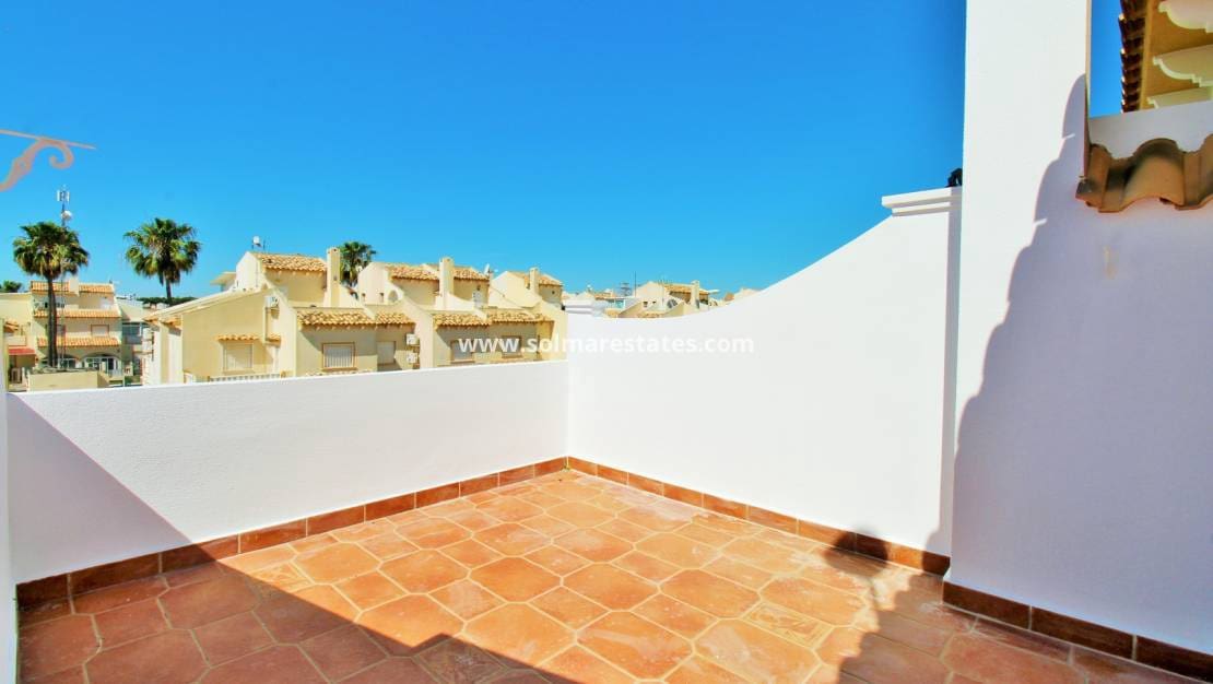 2 sypialnia Dom na sprzedaż w Playa Flamenca z basenem - 215 000 € (Ref: 9879874)