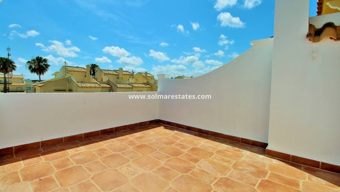 2 chambre Maison de Ville à vendre à Playa Flamenca avec piscine - 215 000 € (Ref: 9879874)