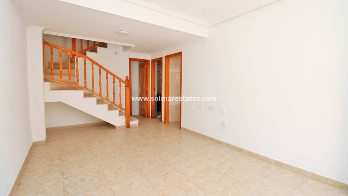 2 chambre Maison de Ville à vendre à Playa Flamenca avec piscine - 215 000 € (Ref: 9879874)