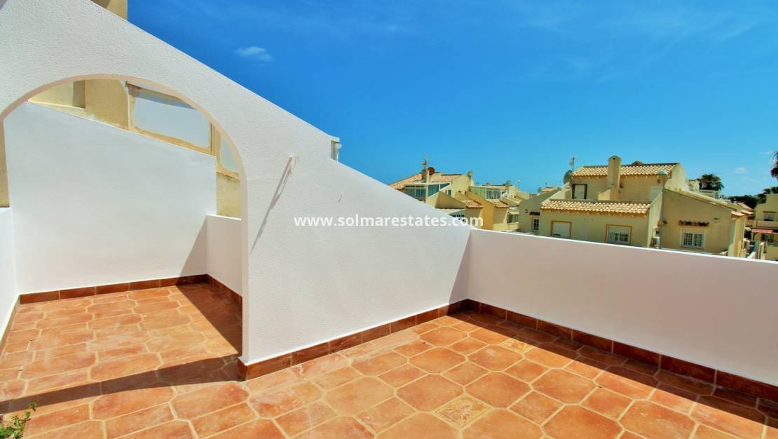 2 chambre Maison de Ville à vendre à Playa Flamenca avec piscine - 215 000 € (Ref: 9879874)