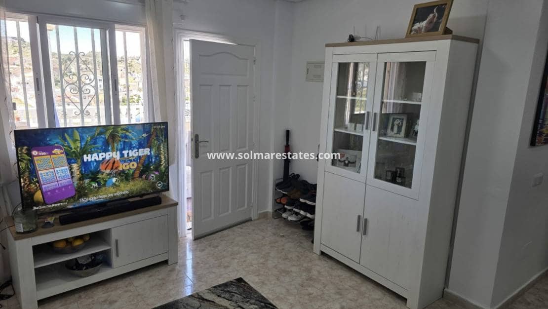 2 bedroom Apartment for sale in La Marquesa with pool - € 149,950 (Ref: 9882595)