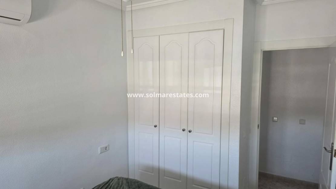 2 bedroom Apartment for sale in La Marquesa with pool - € 149,950 (Ref: 9882595)