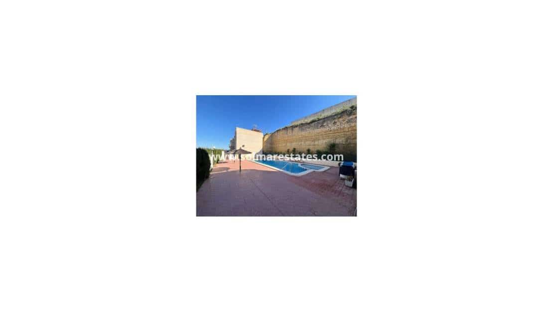 2 bedroom Apartment for sale in La Marquesa with pool - € 149,950 (Ref: 9882595)