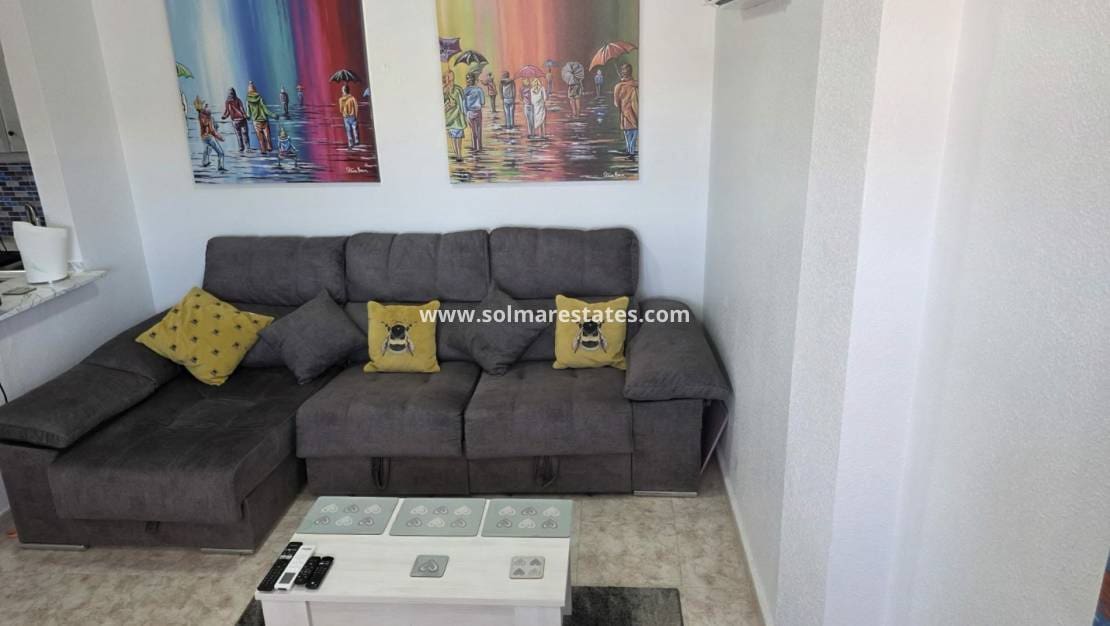 2 bedroom Apartment for sale in La Marquesa with pool - € 149,950 (Ref: 9882595)
