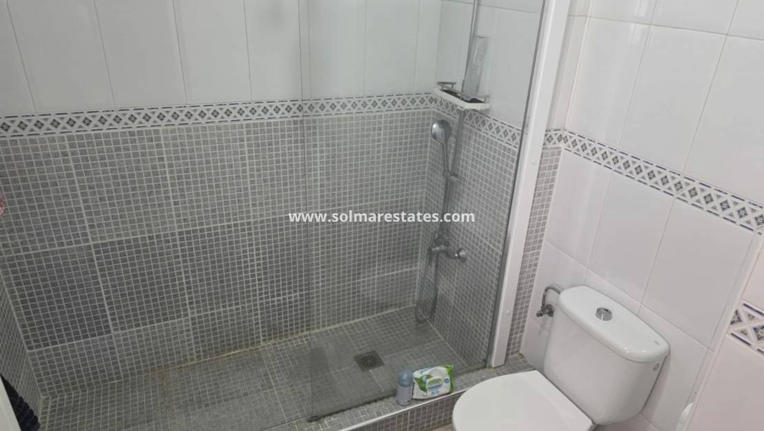2 bedroom Apartment for sale in La Marquesa with pool - € 149,950 (Ref: 9882595)