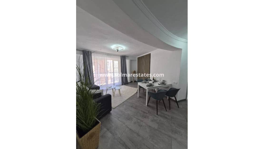 3 Zimmer Apartment zu verkaufen in Torrevieja - 268.000 € (Ref: 9888494)