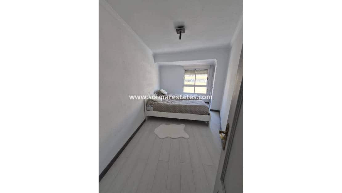 3 Zimmer Apartment zu verkaufen in Torrevieja - 268.000 € (Ref: 9888494)
