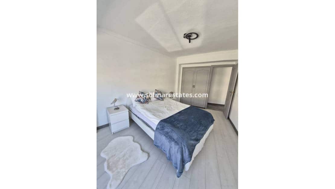 3 Zimmer Apartment zu verkaufen in Torrevieja - 268.000 € (Ref: 9888494)