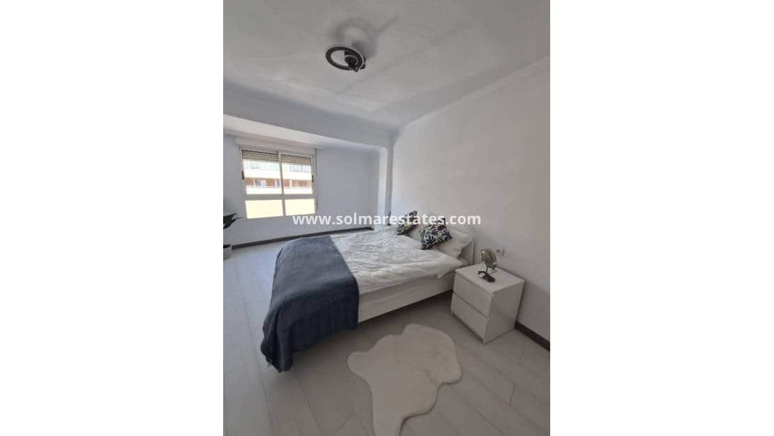 3 Zimmer Apartment zu verkaufen in Torrevieja - 268.000 € (Ref: 9888494)