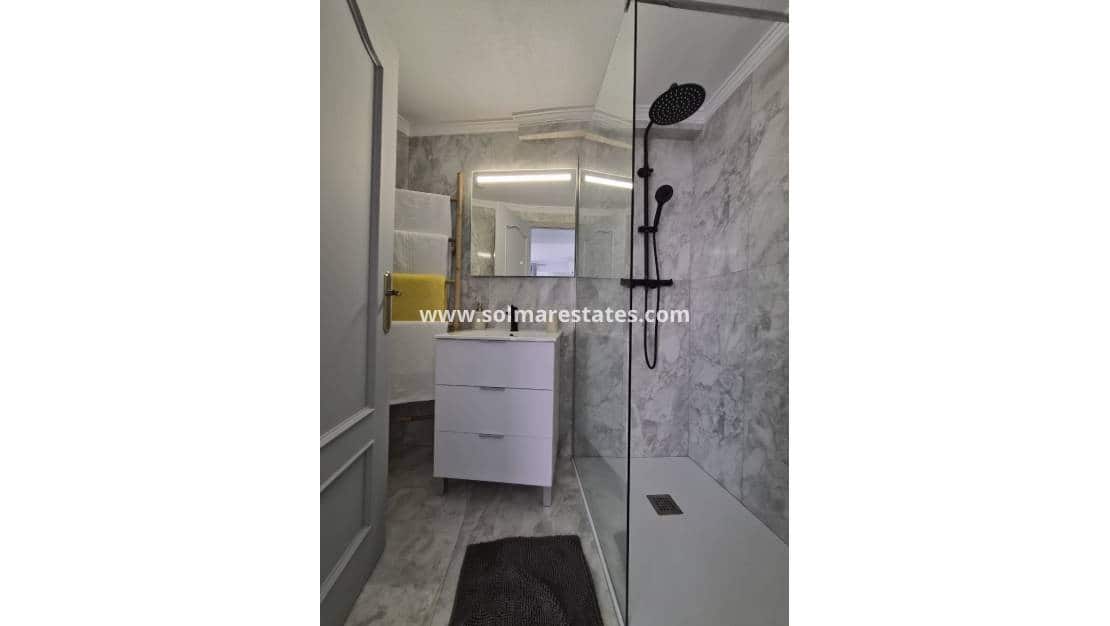 3 Zimmer Apartment zu verkaufen in Torrevieja - 268.000 € (Ref: 9888494)