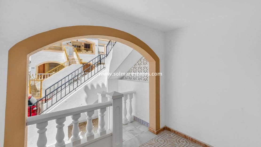 2 bedroom Apartment for sale in Torrevieja with pool - € 129,900 (Ref: 9888638)