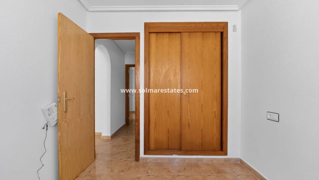 2 bedroom Apartment for sale in Torrevieja with pool - € 129,900 (Ref: 9888638)