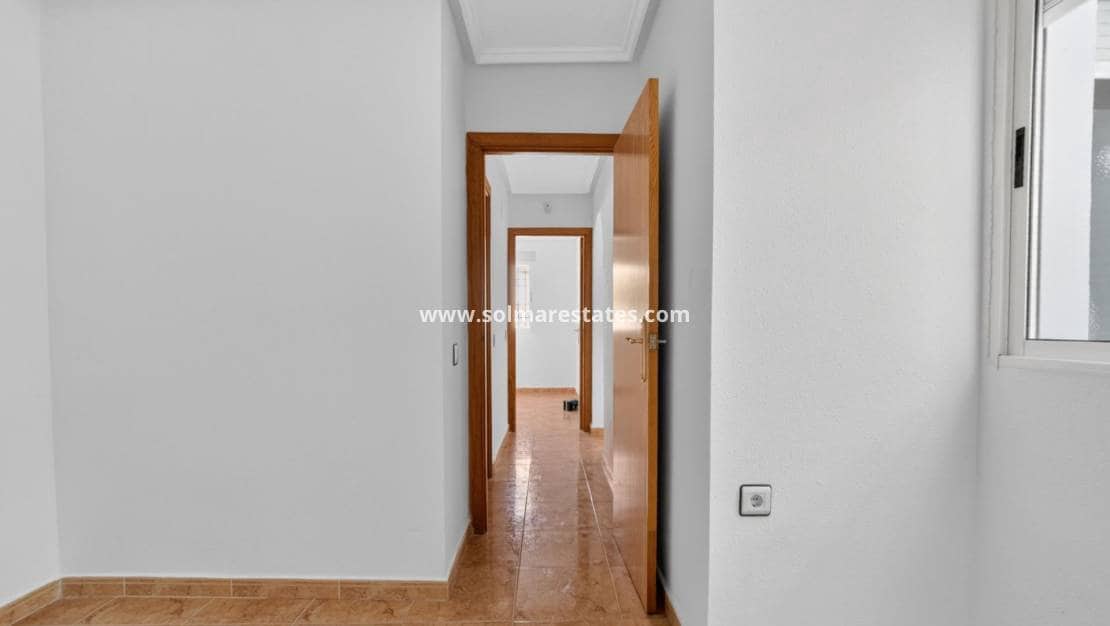 2 bedroom Apartment for sale in Torrevieja with pool - € 129,900 (Ref: 9888638)